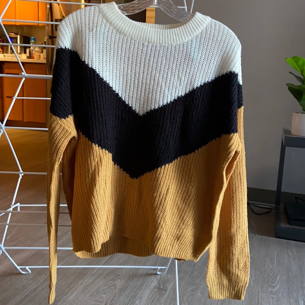 White blue yellow chevron sweater, size medium